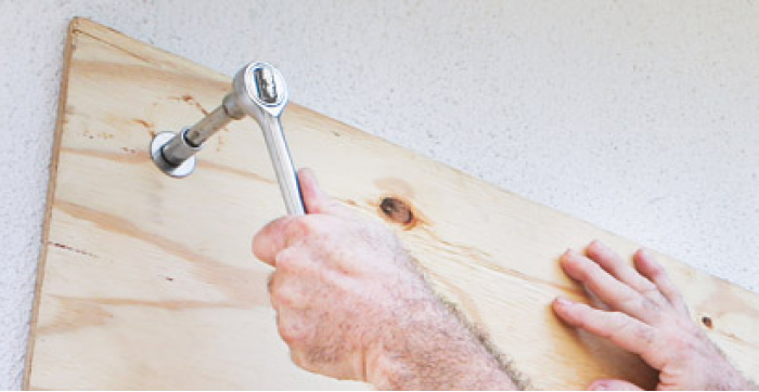 Barricadage 24/7, sous l'égide de Rénovation Julien Dubé, se spécialise dans la fourniture de solutions de barricadage pour une variété de circonstances. Que ce soit pour des interventions urgentes